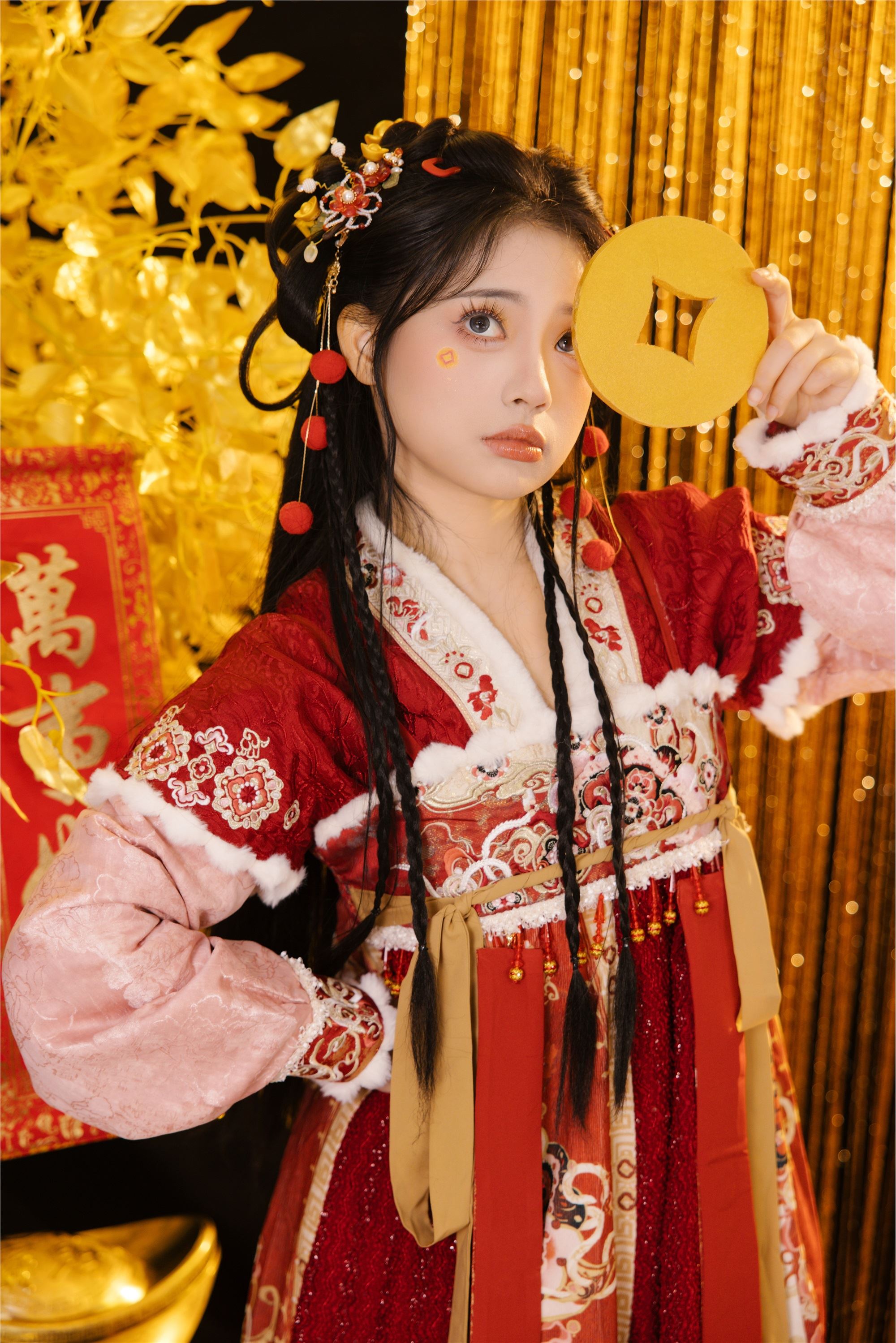 YITUYU艺图语 2025.01.30 蛇年大吉 衔鹿